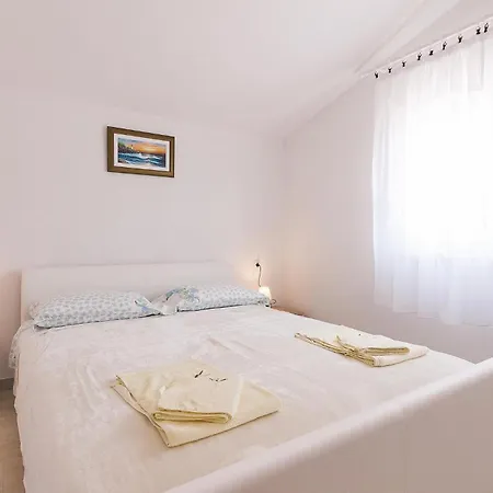 Amazing Apartment In Vodnjan With Wifi Apartment *