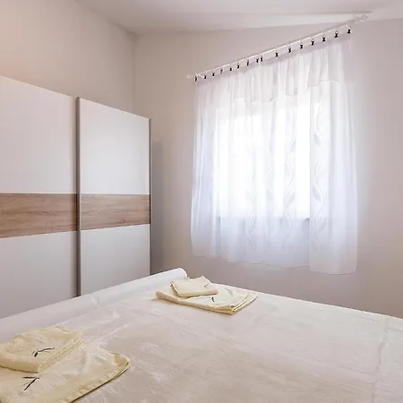 Amazing Apartment In Vodnjan With Wifi Apartment *