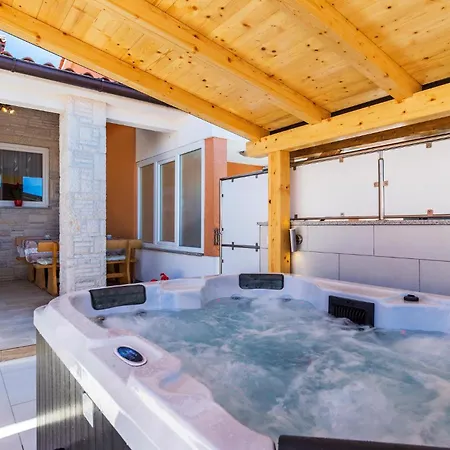 With Fireplace 10 Апартаменты *