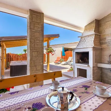 Апартаменты With Fireplace 10