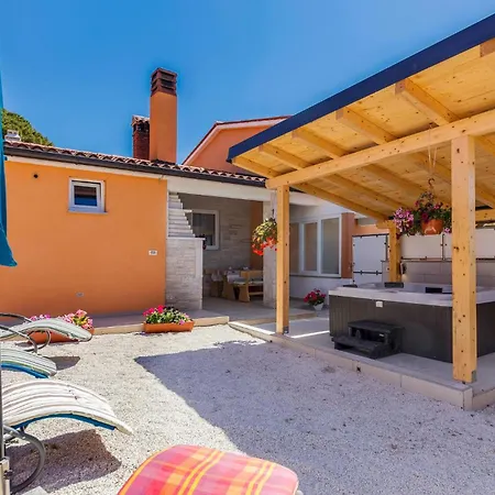With Fireplace 10