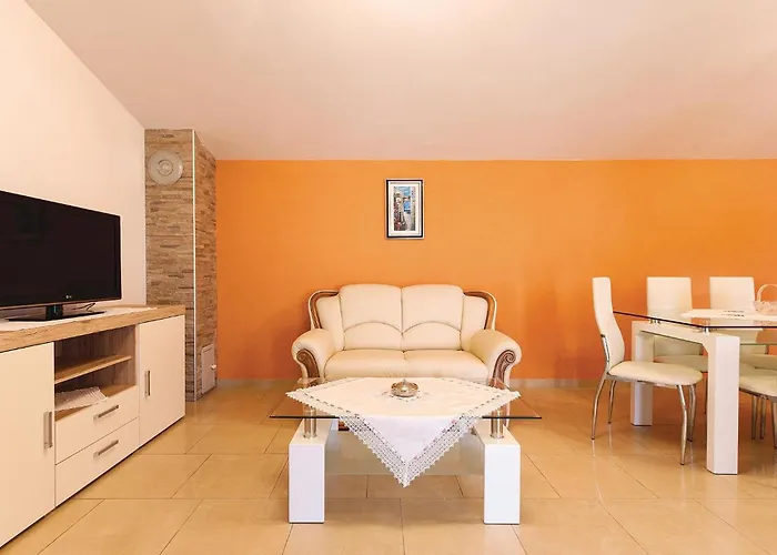 아파트 With Fireplace 10